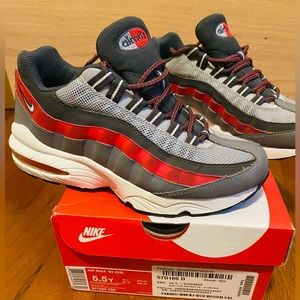 Boys Nike Air Max 95 size 5.5Y